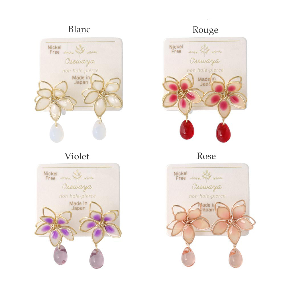 Fleur bouclée avec une goutte, en loops