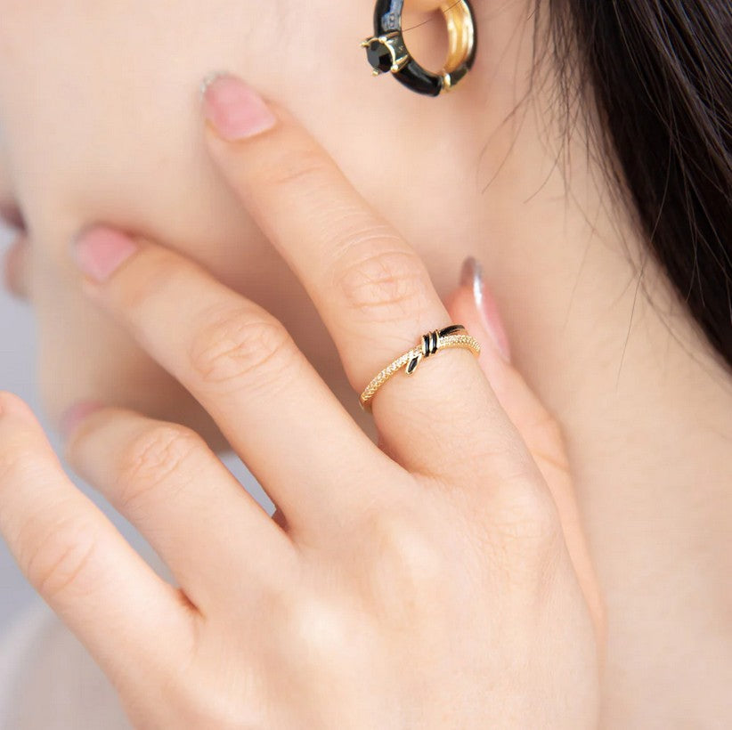 Bague à noeud plat