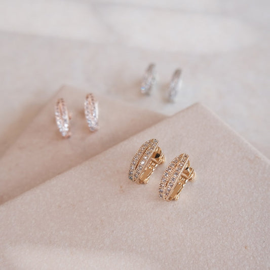 Boucles arrondies, avec zircons cubiques