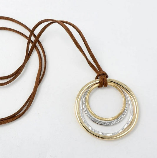 Sautoir cercles superposés sur cordon ajustable