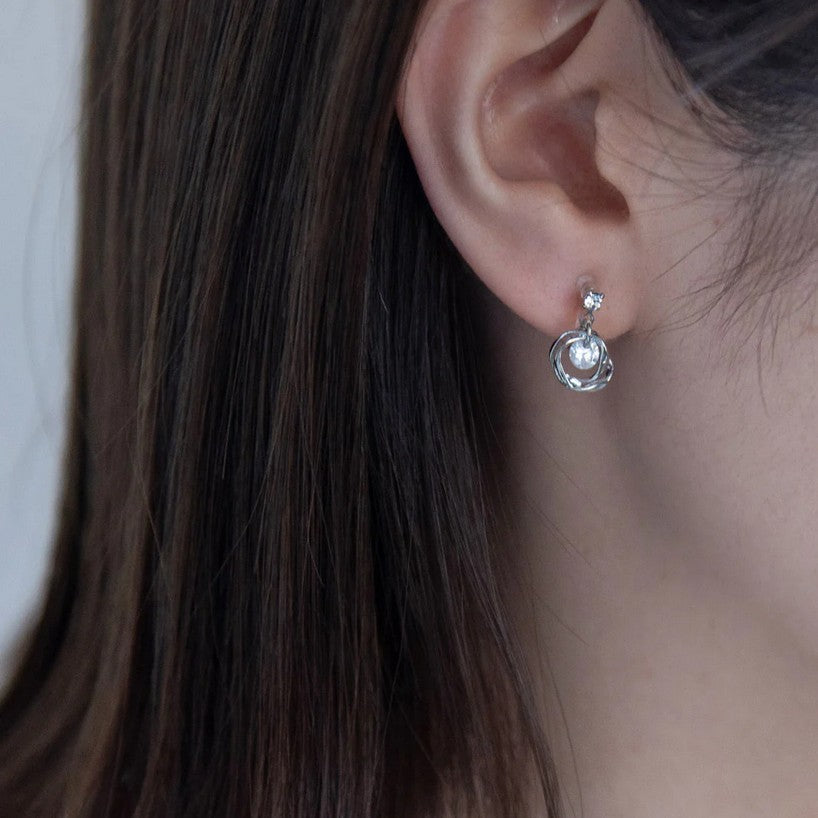 Cercles torsadés et strass