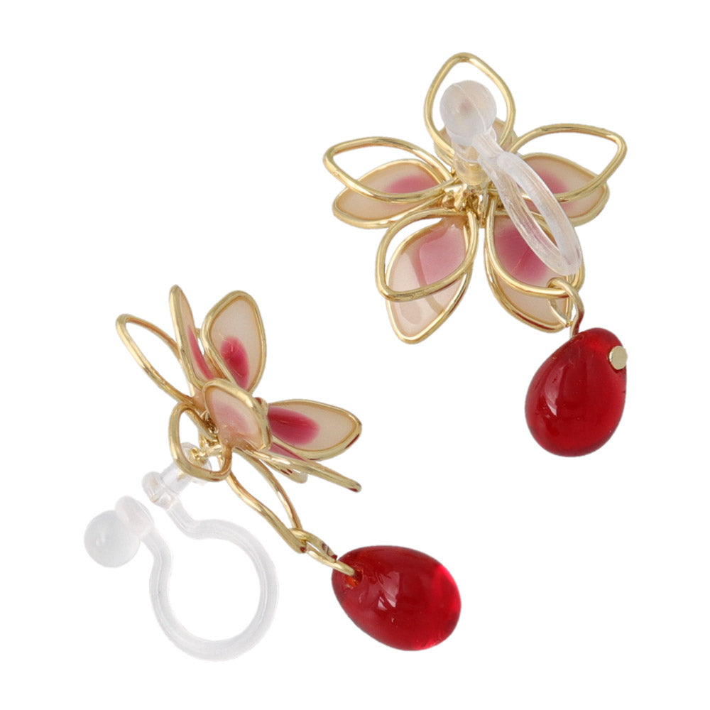 Fleur bouclée avec une goutte, en loops
